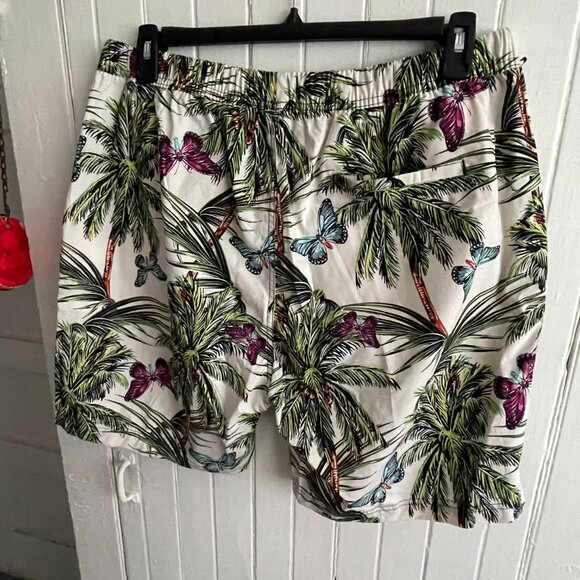 Gorgeous and Unique Men's XL Butterfly Print Shorts - By Massive. 100% Cotton !! - Picture 2 of 5